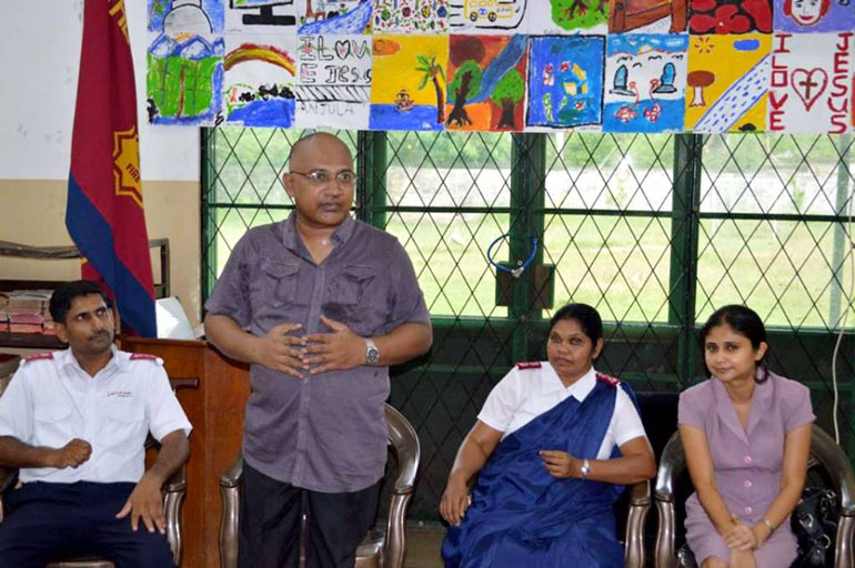 Salvation Army kids get computers from Berendina Daily FT