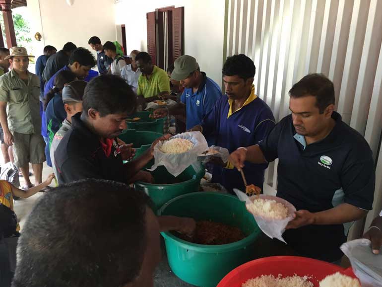 Fonterra Brands Sri Lanka staff lend a hand to flood affected Biyagama